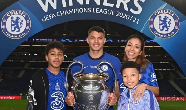 Vợ của Thiago Silva: Chelsea q