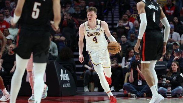 Tuyệt vời, Lakers Knecht đã bì